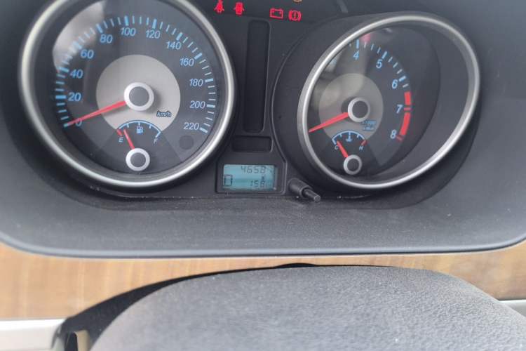 Used Buick Excelle 2015 1.5L Automatic Classic Model Odometer Close Up