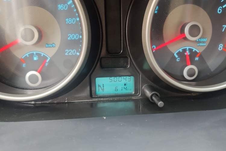 Used Buick Excelle 2015 1.5L Automatic Classic Model Odometer Close Up