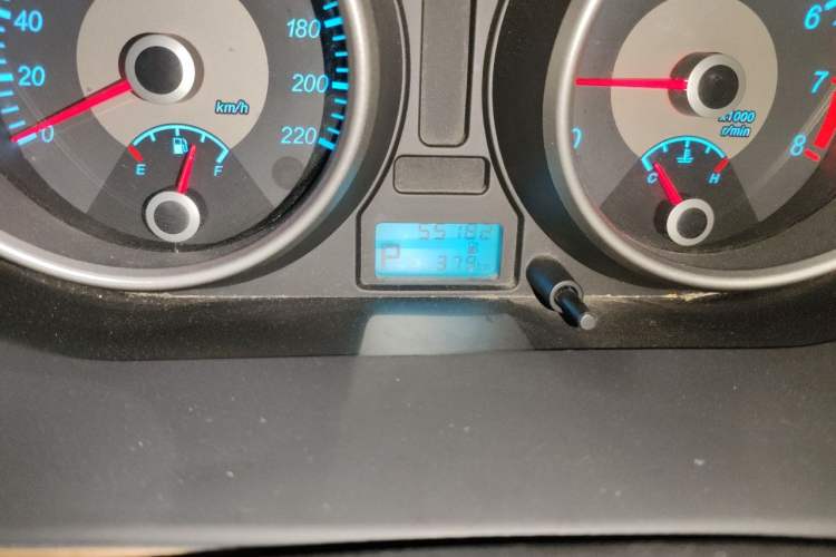 Used Buick Excelle 2015 1.5L Automatic Classic Model Odometer Close Up