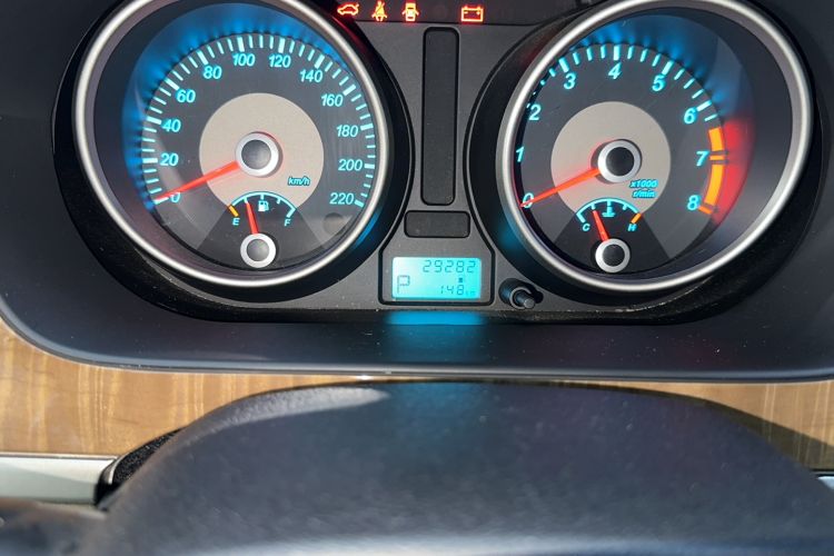 Used Buick Excelle 2015 1.5L Automatic Classic Model Odometer Close Up