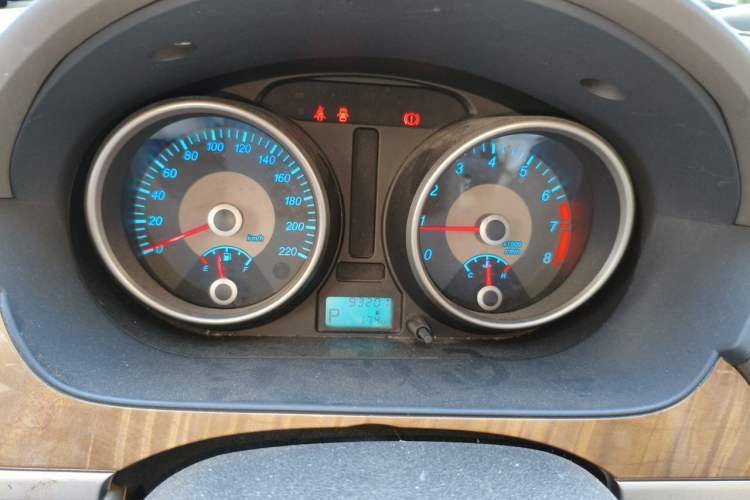 Used Buick Excelle 2015 1.5L Automatic Luxury Edition Odometer Close Up