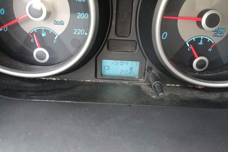 Used Buick Excelle 2015 1.5L Automatic Classic Model Odometer Close Up