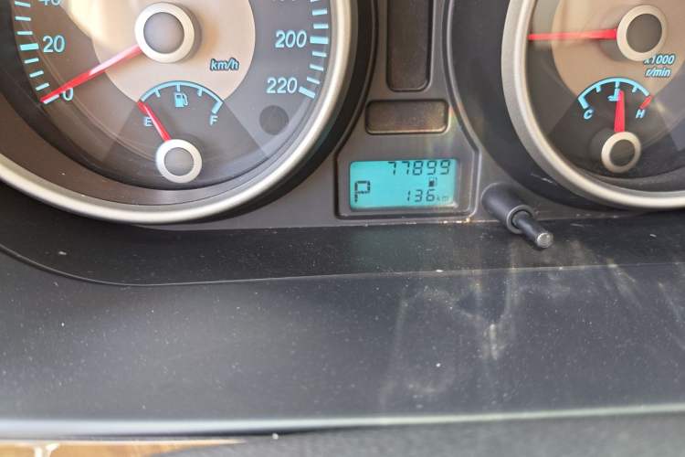 Used Buick Excelle 2015 1.5L Automatic Classic Model Odometer Close Up