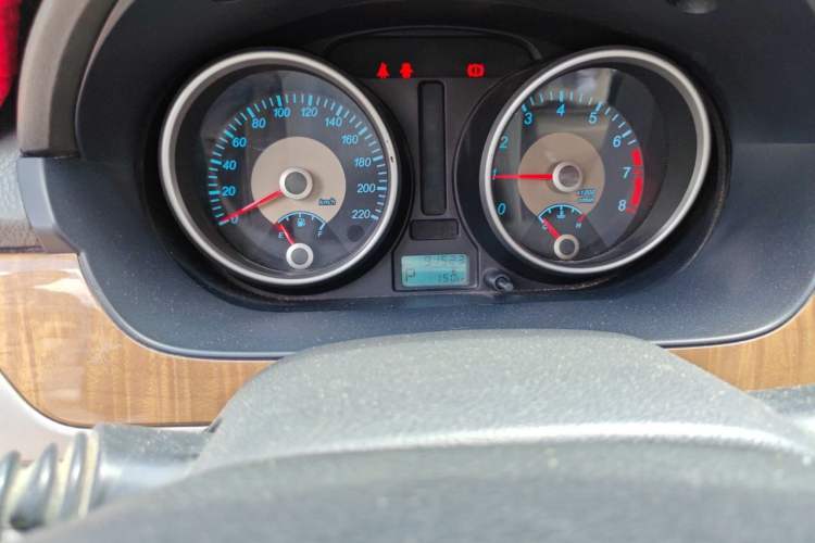 Used Buick Excelle 2015 1.5L Automatic Classic Model Odometer Close Up