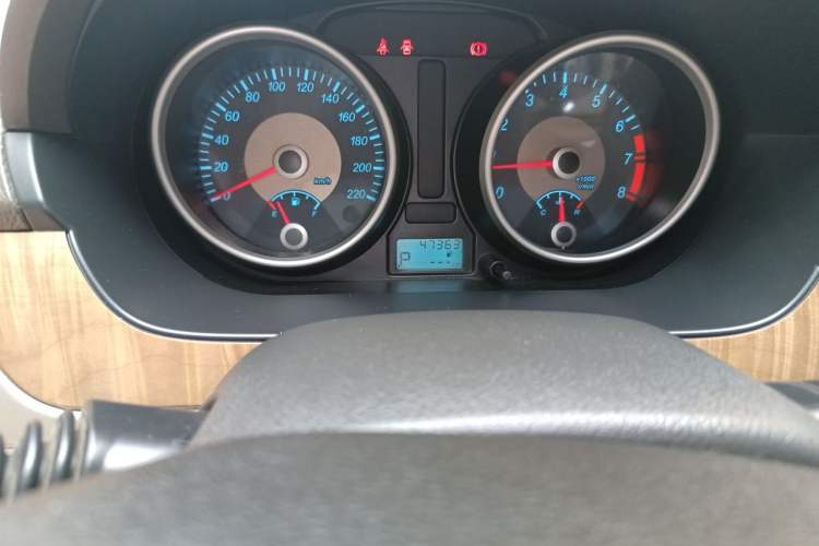 Used Buick Excelle 2015 1.5L Automatic Classic Model Odometer Close Up