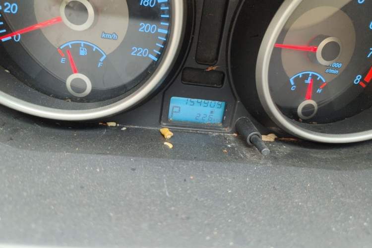 Used Buick Excelle 2015 1.5L Automatic Classic Model Odometer Close Up