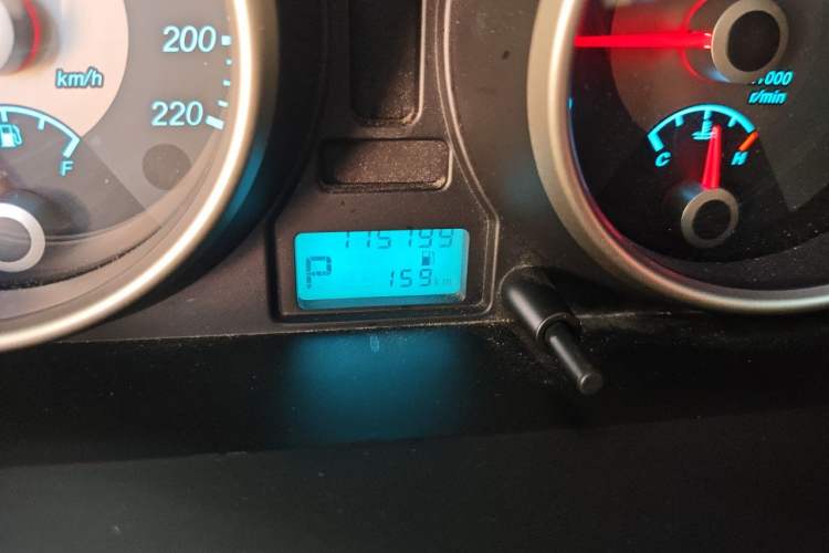 Used Buick Excelle 2015 1.5L Automatic Classic Model Odometer Close Up