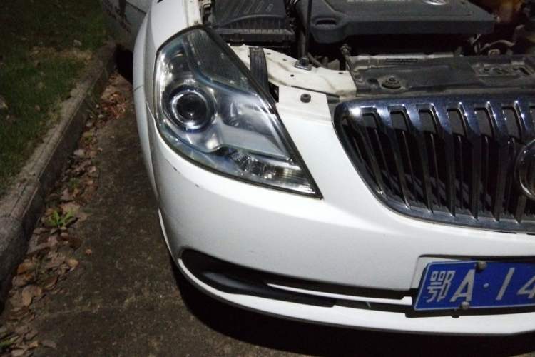 Used Buick Excelle 2015 1.5L Automatic Classic Model Right Front Headlight
