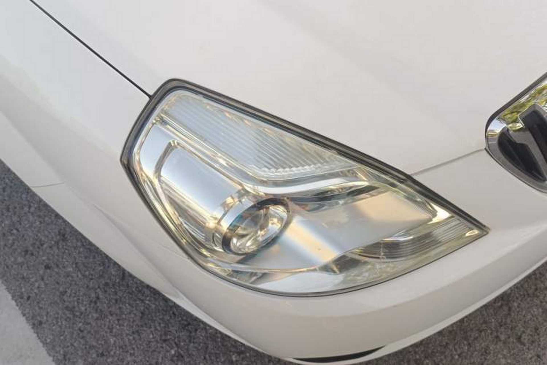 Used Buick Excelle 2015 1.5L Automatic Classic Model Right Front Headlight