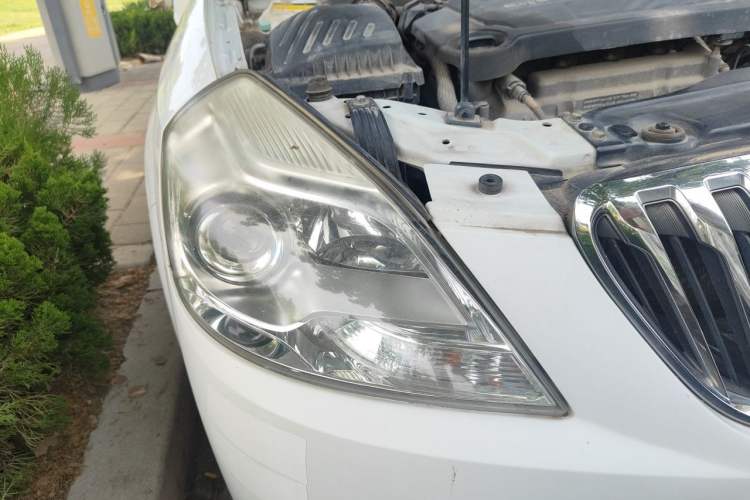 Used Buick Excelle 2015 1.5L Automatic Classic Model Right Front Headlight