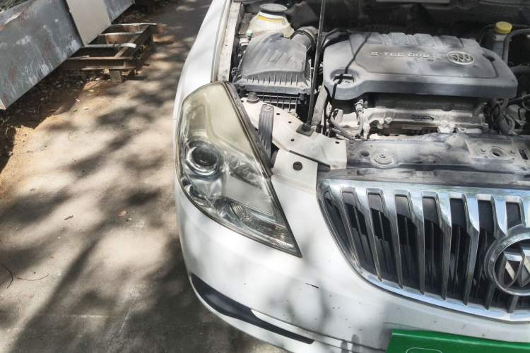 Used Buick Excelle 2015 1.5L Automatic Classic Model Right Front Headlight