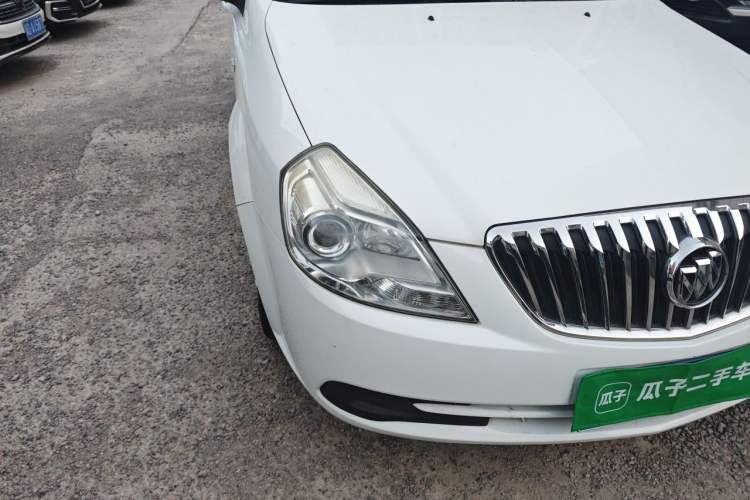 Used Buick Excelle 2015 1.5L Manual Classic Trim Right Front Headlight
