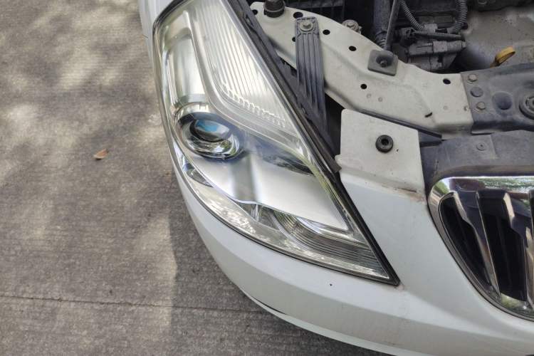 Used Buick Excelle 2015 1.5L Manual Classic Trim Right Front Headlight