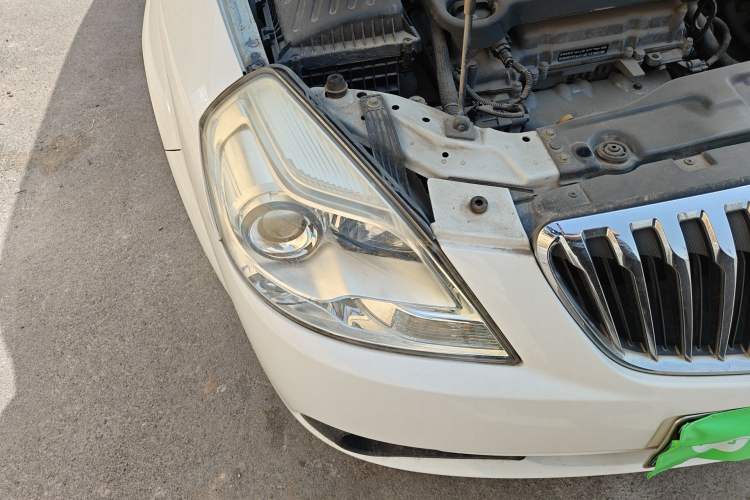 Used Buick Excelle 2015 1.5L Manual Classic Trim Right Front Headlight