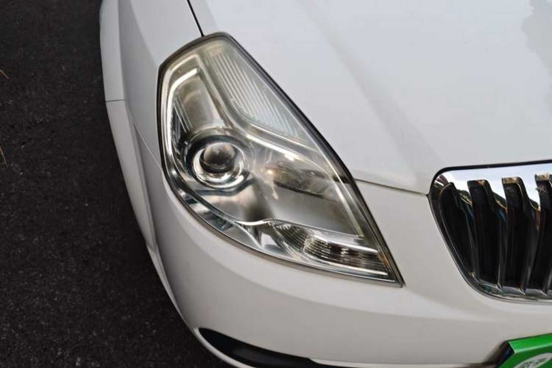 Used Buick Excelle 2015 1.5L Automatic Luxury Edition Right Front Headlight