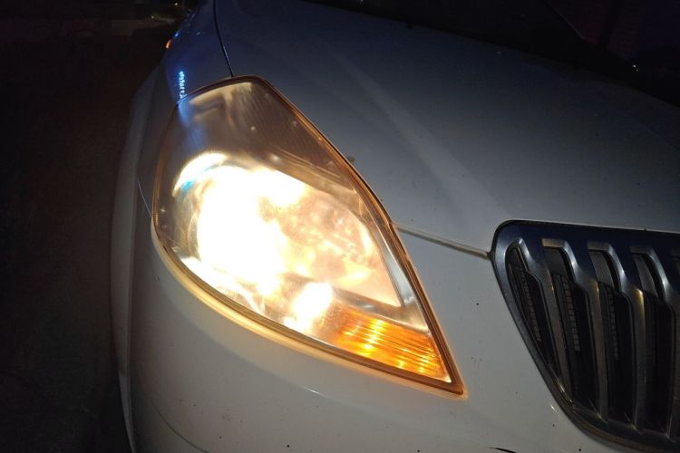 Used Buick Excelle 2015 1.5L Manual Classic Trim Right Front Headlight