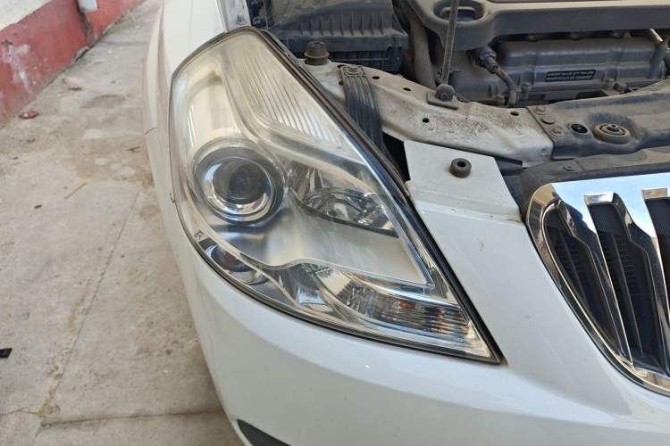 Used Buick Excelle 2015 1.5L Automatic Classic Model Right Front Headlight