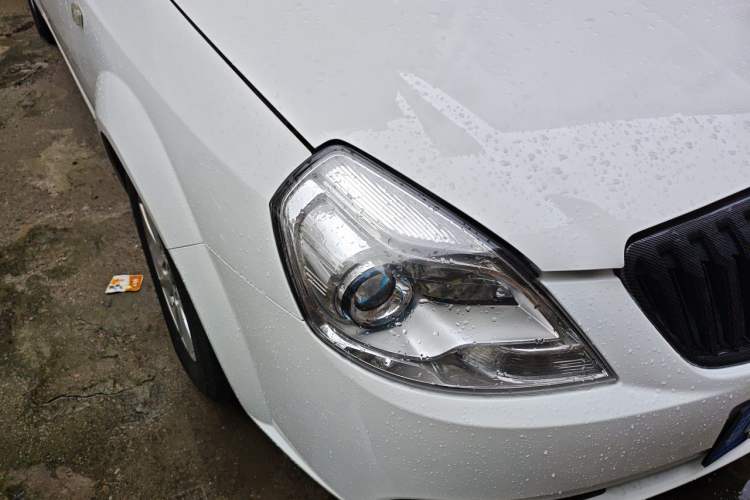 Used Buick Excelle 2015 1.5L Automatic Classic Model Right Front Headlight