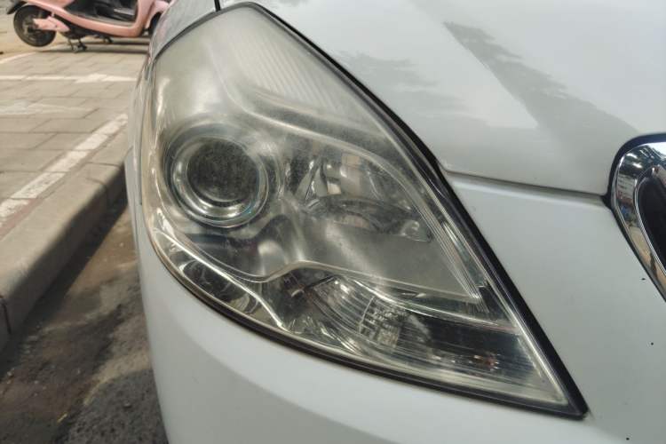 Used Buick Excelle 2015 1.5L Manual Classic Trim Right Front Headlight