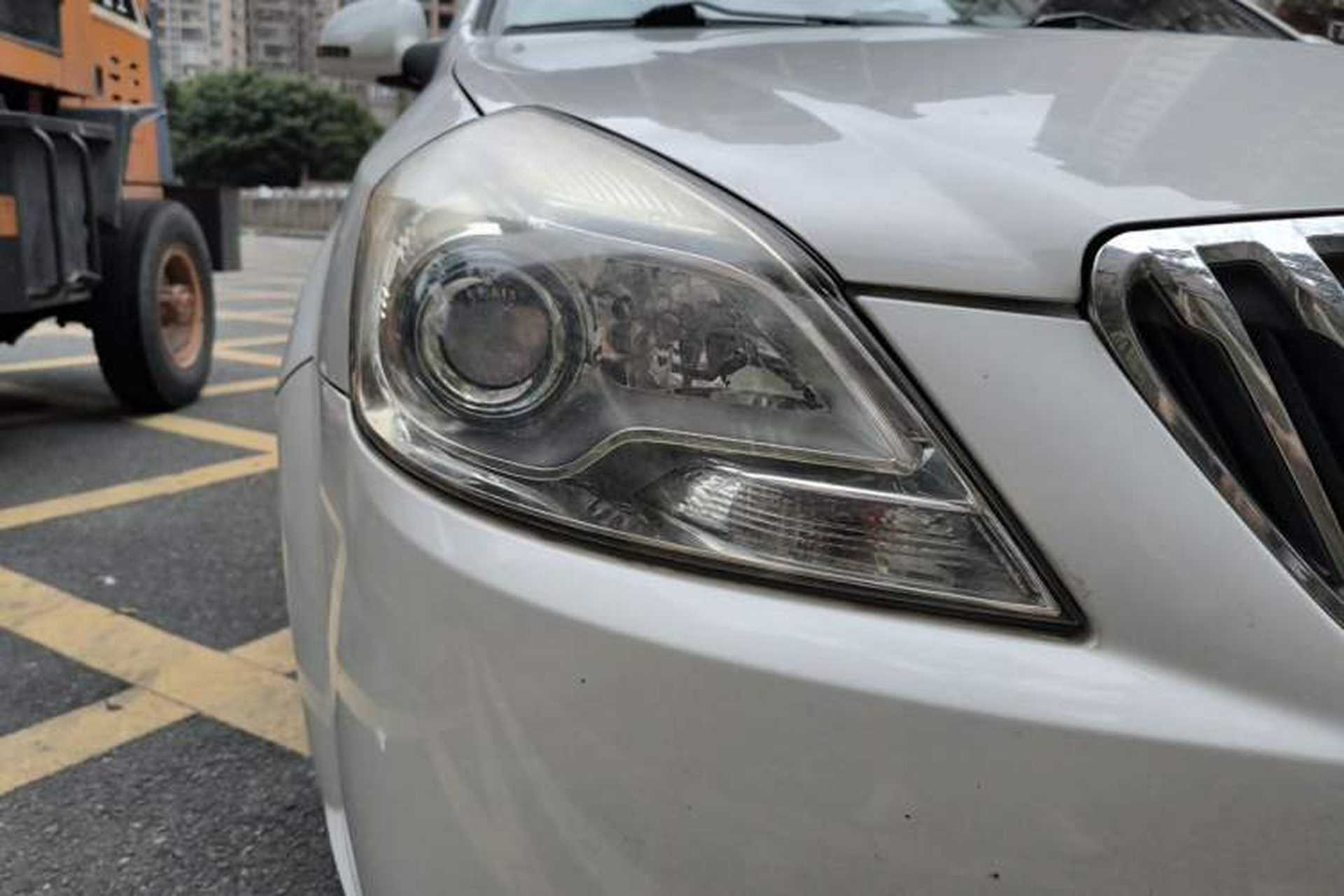 Used Buick Excelle 2015 1.5L Manual Classic Trim Right Front Headlight
