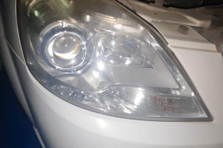 Used Buick Excelle 2015 1.5L Automatic Classic Model Right Front Headlight