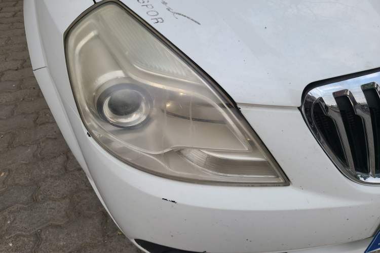 Used Buick Excelle 2015 1.5L Manual Classic Trim Right Front Headlight