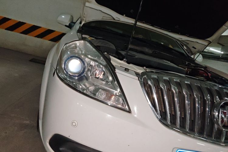 Used Buick Excelle 2015 1.5L Automatic Classic Model Right Front Headlight