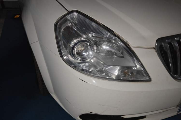 Used Buick Excelle 2015 1.5L Manual Classic Trim Right Front Headlight