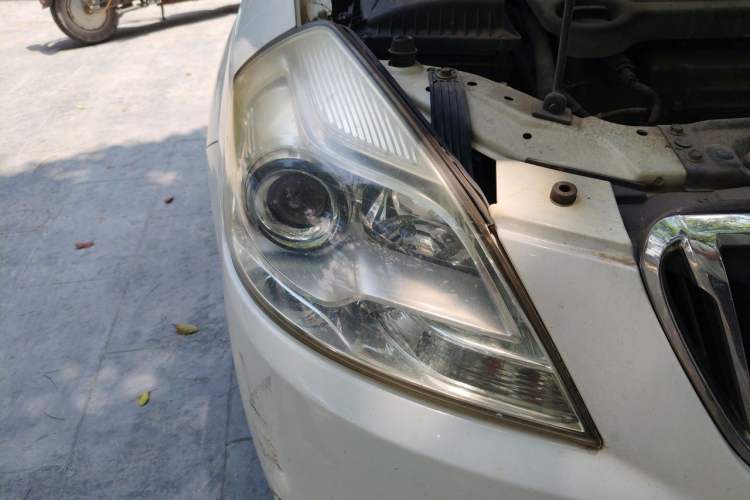 Used Buick Excelle 2015 1.5L Manual Classic Trim Right Front Headlight