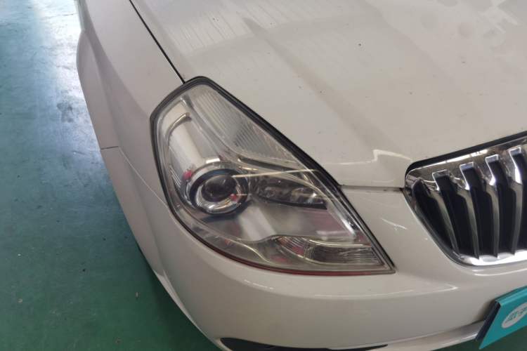 Used Buick Excelle 2015 1.5L Manual Classic Trim Right Front Headlight