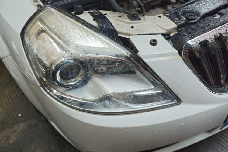 Used Buick Excelle 2015 1.5L Automatic Classic Model Right Front Headlight