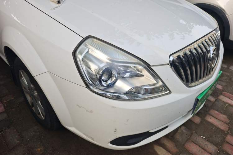 Used Buick Excelle 2015 1.5L Automatic Classic Model Right Front Headlight