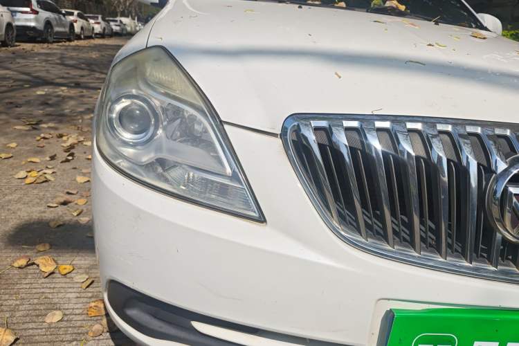 Used Buick Excelle 2015 1.5L Automatic Classic Model Right Front Headlight