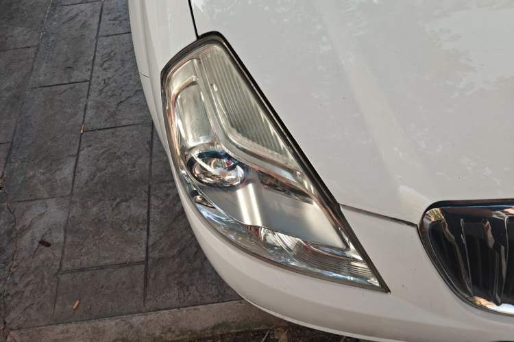 Used Buick Excelle 2015 1.5L Manual Classic Trim Right Front Headlight