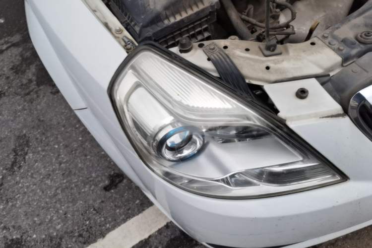 Used Buick Excelle 2015 1.5L Automatic Classic Model Right Front Headlight