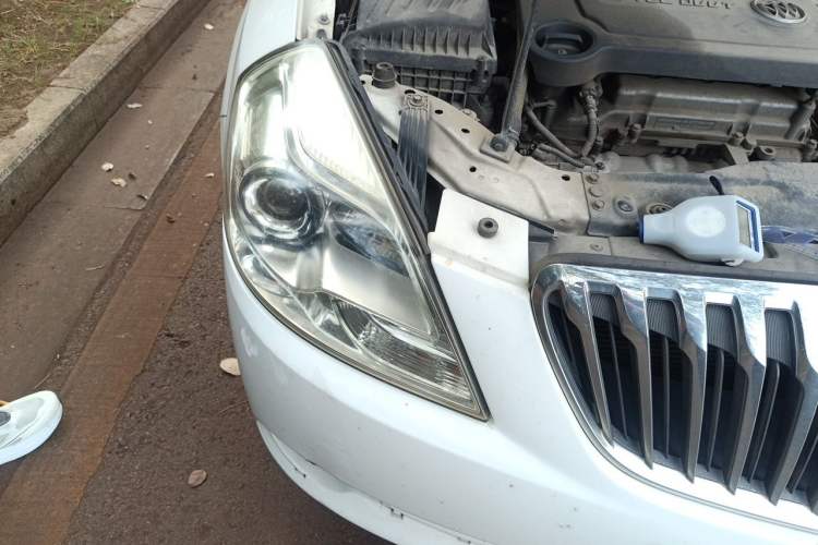 Used Buick Excelle 2015 1.5L Automatic Classic Model Right Front Headlight