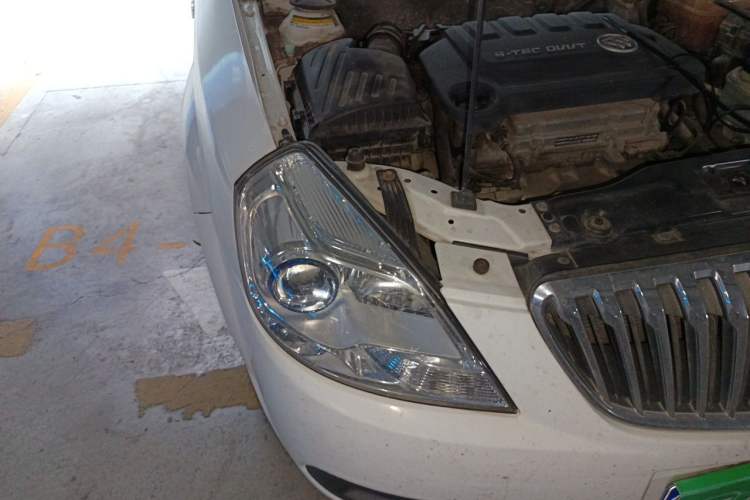 Used Buick Excelle 2015 1.5L Manual Classic Trim Right Front Headlight