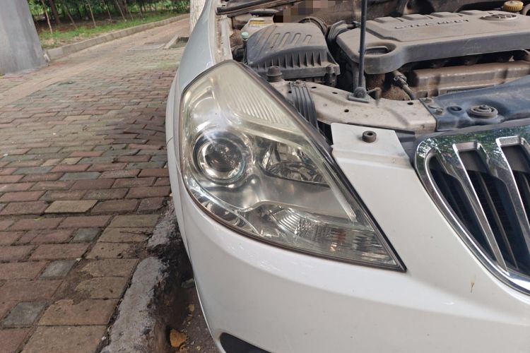 Used Buick Excelle 2015 1.5L Automatic Classic Model Right Front Headlight