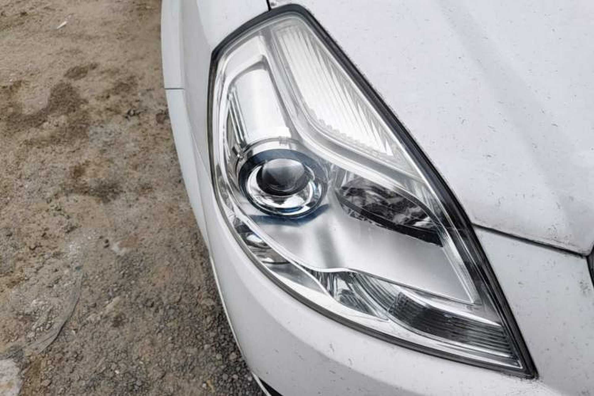 Used Buick Excelle 2015 1.5L Manual Classic Trim Right Front Headlight