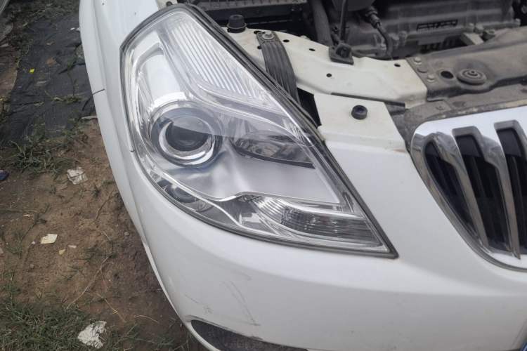 Used Buick Excelle 2015 1.5L Automatic Classic Model Right Front Headlight