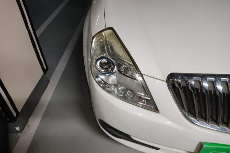 Used Buick Excelle 2015 1.5L Automatic Classic Model Right Front Headlight