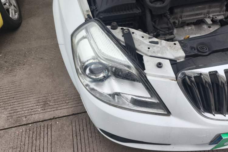 Used Buick Excelle 2015 1.5L Automatic Classic Model Right Front Headlight