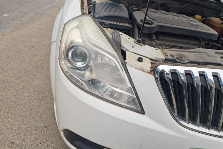 Used Buick Excelle 2015 1.5L Manual Classic Trim Right Front Headlight