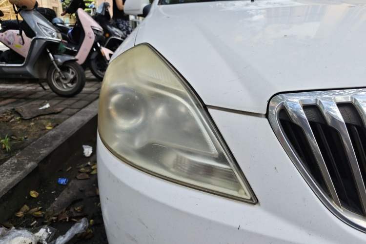 Used Buick Excelle 2015 1.5L Automatic Classic Model Right Front Headlight