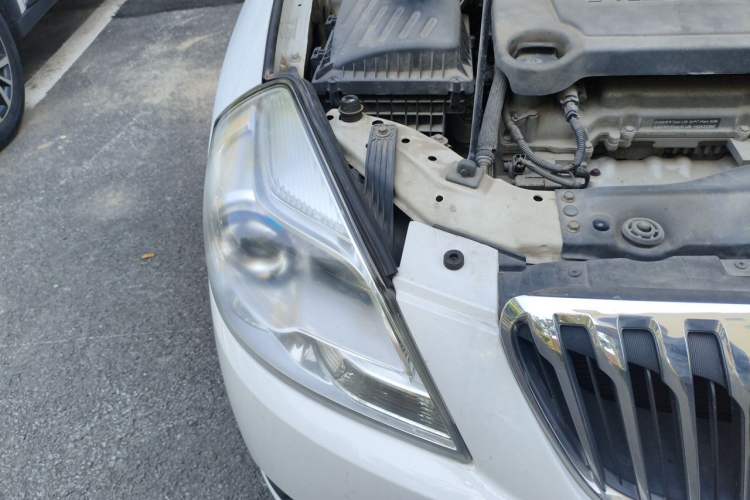 Used Buick Excelle 2015 1.5L Automatic Luxury Edition Right Front Headlight