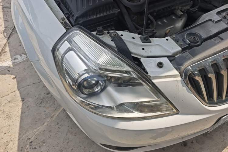 Used Buick Excelle 2015 1.5L Manual Classic Trim Right Front Headlight