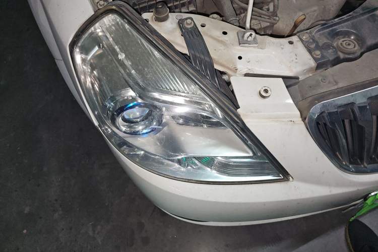 Used Buick Excelle 2015 1.5L Manual Classic Trim Right Front Headlight