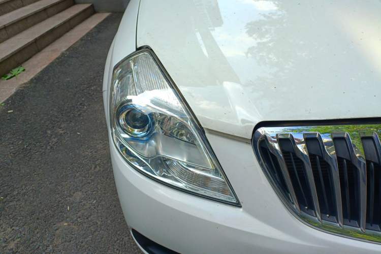 Used Buick Excelle 2015 1.5L Automatic Classic Model Right Front Headlight