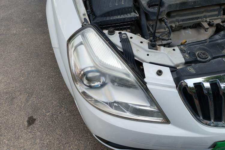Used Buick Excelle 2015 1.5L Manual Classic Trim Right Front Headlight