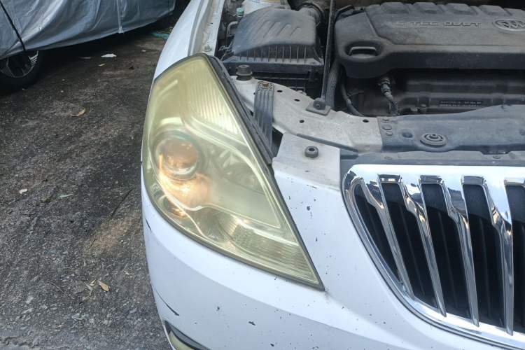 Used Buick Excelle 2015 1.5L Automatic Classic Model Right Front Headlight